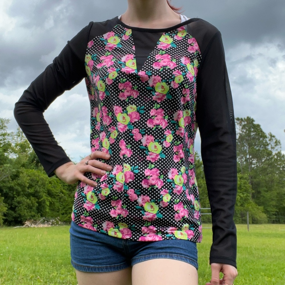 5/$20🛎️ Betsey Johnson Athletic Top